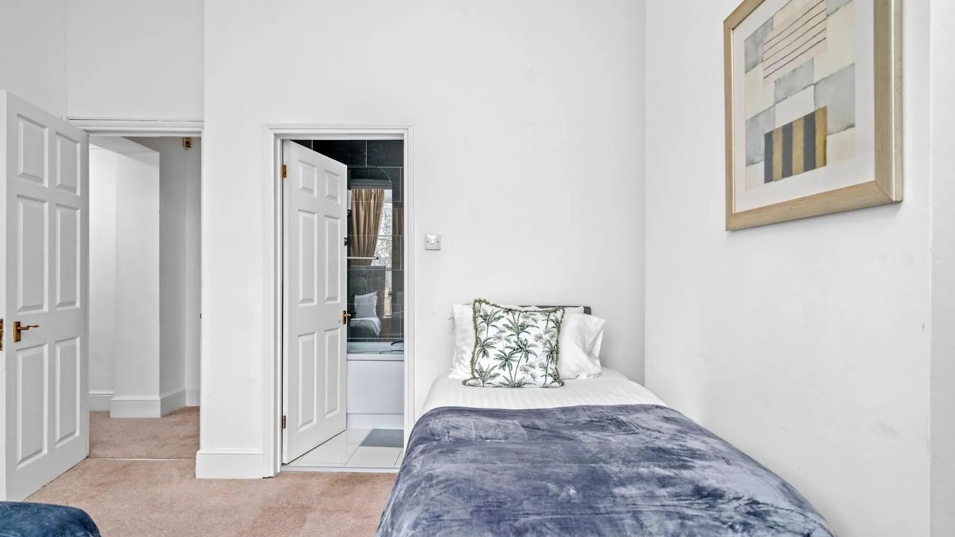 Elegant 2Bed By 02 Arena, Airport With Fast Wi-Fi And Parking Apartment London