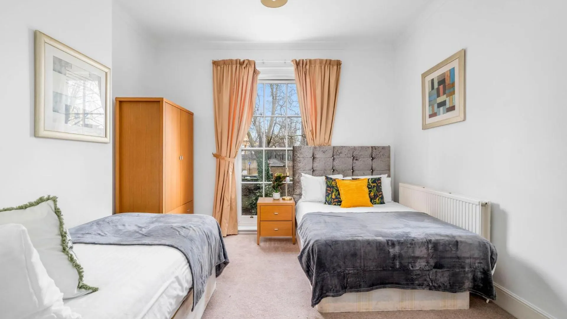 Elegant 2Bed By 02 Arena, Airport With Fast Wi-Fi And Parking Apartment London